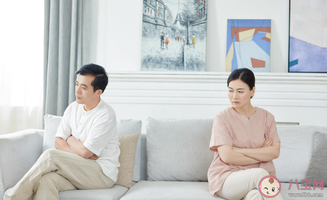 夫妻之間該做到絕對坦誠嗎 夫妻真正的坦誠是指什么 夫妻之間該做到絕對坦誠嗎 夫妻真正的坦誠是指什么