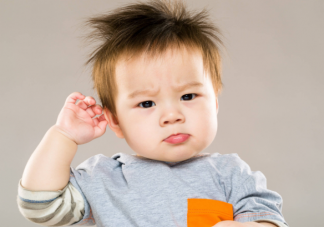 寶寶脫發是正常現象嗎 寶寶頭發護理法則