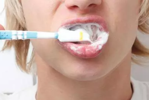 牙膏出泡沫越多刷牙越干凈嗎 螞蟻莊園4月2日答案 牙膏出泡沫越多刷牙越干凈嗎 螞蟻莊園4月2日答案