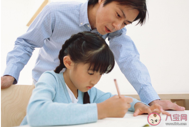 鼓勵教育比挫折教育對孩子更好嗎 如何平衡好鼓勵教育和挫折教育 鼓勵教育比挫折教育對孩子更好嗎 如何平衡好鼓勵教育和挫折教育