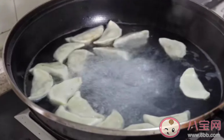 螞蟻莊園4月7日答案:為防止餃子粘皮煮餃子時(shí)可以加少量 螞蟻莊園4月7日答案:為防止餃子粘皮煮餃子時(shí)可以加少量