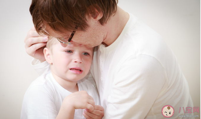 寶寶見人就哭是怎么回事 這類情況該怎么處理