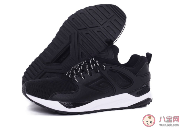 普通運(yùn)動(dòng)鞋和專業(yè)跑步鞋有什么區(qū)別 運(yùn)動(dòng)選什么鞋好 普通運(yùn)動(dòng)鞋和專業(yè)跑步鞋有什么區(qū)別 運(yùn)動(dòng)選什么鞋好