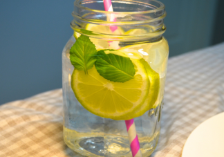 檸檬水泡久了為什么會發苦 泡檸檬水有苦味怎么辦