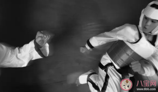 孩子學跆拳道怕疼怎么辦 讓孩子堅持練跆拳道的原因