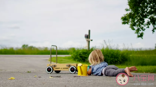 對孩子表揚和獎勵有什么區(qū)別 鼓勵孩子的正確方法