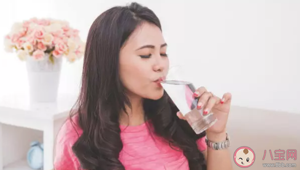 新手媽媽正確催奶的小妙招 哺乳期催奶的技巧
