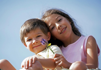 姐姐就該讓著弟弟嗎 如何平衡姐姐和弟弟的關系