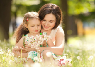 嬌養vs放養哪個更適合寶寶 如何做到嬌養放養相結合