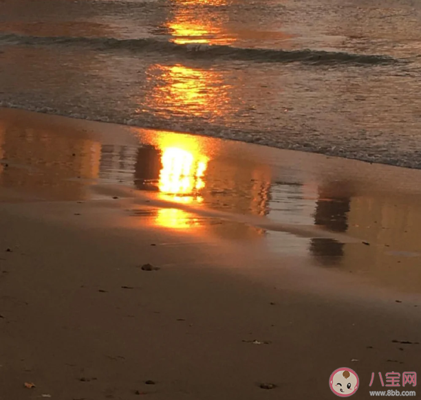 有哪些關于人間清醒的文案句子 形容人間清醒現實文案配圖說說