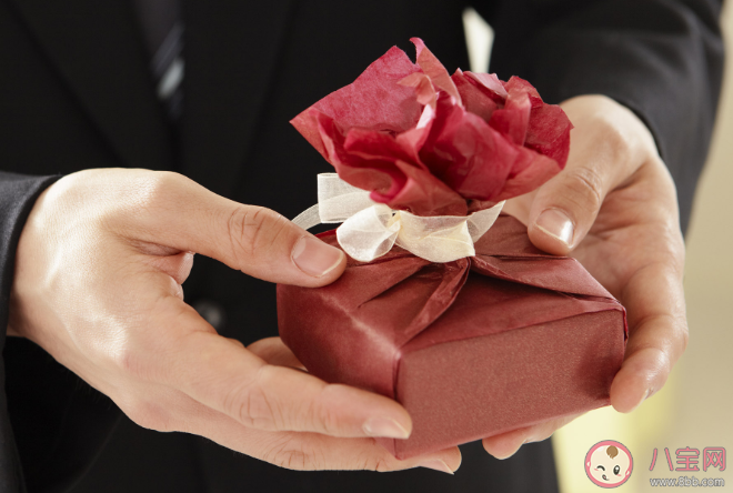 分手后該不該要回送的東西 戀愛期間送的貴重財物可以要回去嗎 分手后該不該要回送的東西 戀愛期間送的貴重財物可以要回去嗎