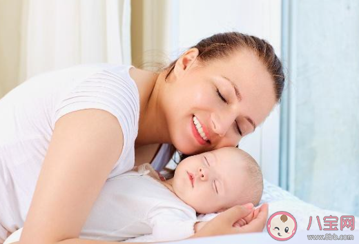 10-12個月寶寶如何喂養 10-12個月寶寶輔食吃什么