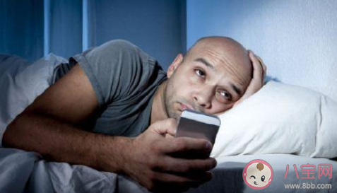 老板半夜發工作消息要回嗎 凌晨老板發的消息怎么處理 老板半夜發工作消息要回嗎 凌晨老板發的消息怎么處理