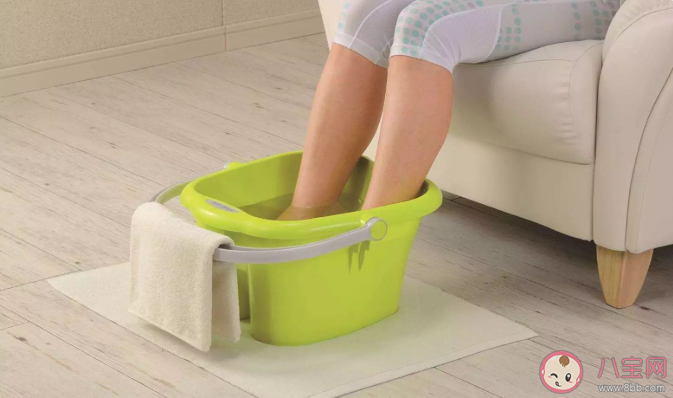 腳套塑料袋泡腳真的好嗎 泡腳有哪些禁忌不能忽略