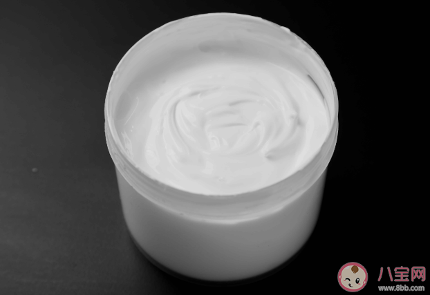 白乳膠多久會干透 ?白乳膠干了怎么清洗干凈