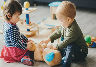 玩具太多會影響孩子的專注力嗎 孩子玩具太多了好嗎