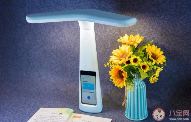 護眼燈真的能防控近視嗎 買護眼燈要看哪些參數 護眼燈真的能防控近視嗎 買護眼燈要看哪些參數