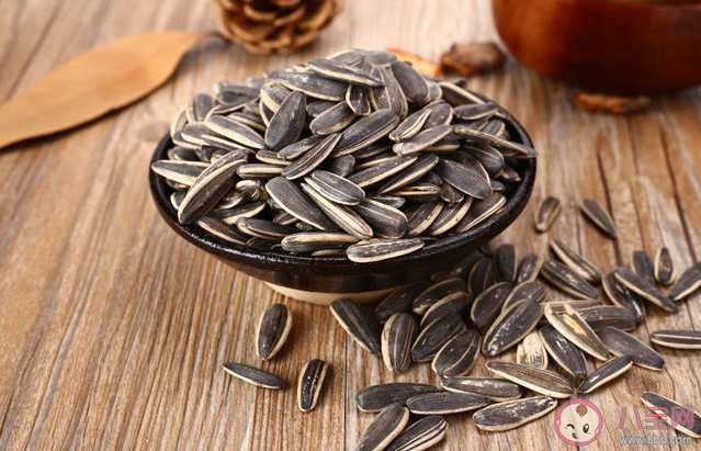 為什么嗑瓜子會停不下來 瓜子嗑多了有什么危害