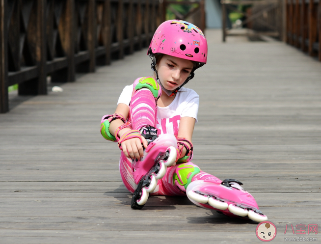 孩子摔倒后第一反應反映孩子性格嗎 摔倒后怎么處理更好