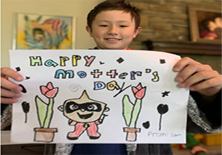 母親節兒子送禮物媽媽怎么發朋友圈 收到母親節禮物感動說說