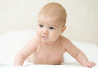 什么吐奶是不正常的 寶寶吐奶怎么處理