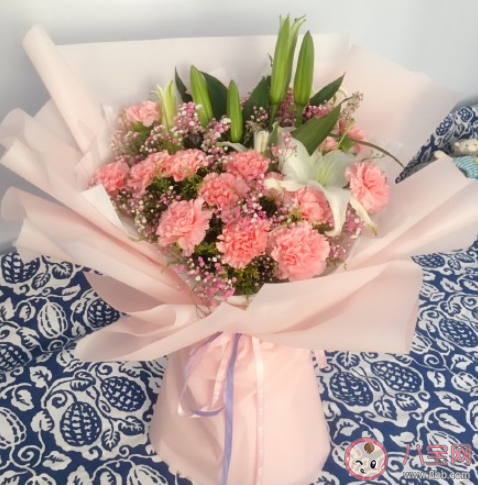 初為人母的第一個(gè)母親節(jié)語句 初為人母過母親節(jié)的朋友圈說說