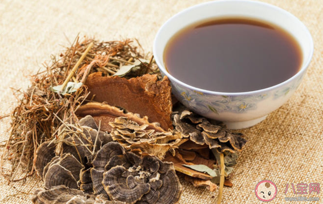 紅參泡水喝有什么功效 紅參泡水喝要注意什么