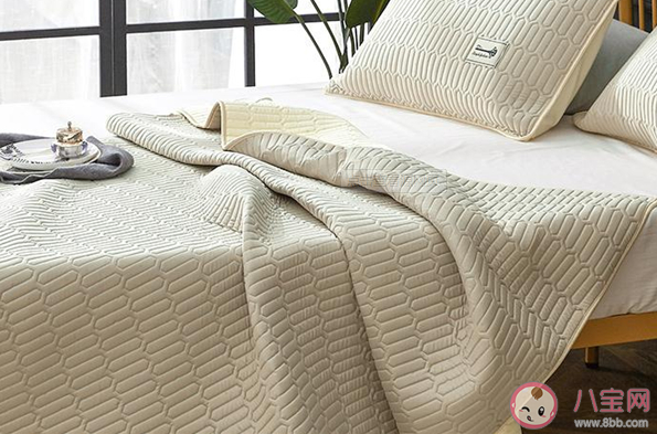 乳膠涼席涼爽嗎 乳膠涼席和冰絲涼席有什么區別