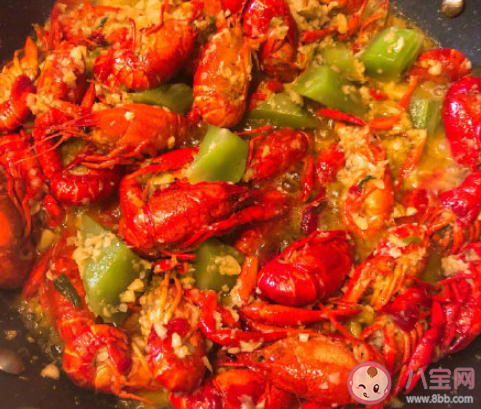 小龍蝦一斤降價十幾元是怎么回事 小龍蝦為什么這么受歡迎 小龍蝦一斤降價十幾元是怎么回事 小龍蝦為什么這么受歡迎