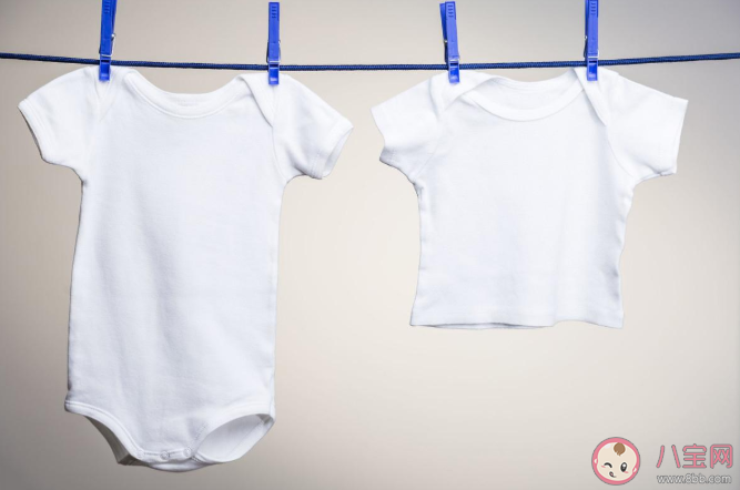 白衣服發黃了怎么處理干凈 怎么避免衣服發黃 白衣服發黃了怎么處理干凈 怎么避免衣服發黃