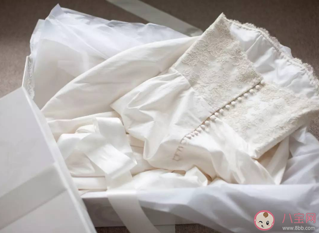 白衣服發黃了怎么處理干凈 怎么避免衣服發黃 白衣服發黃了怎么處理干凈 怎么避免衣服發黃