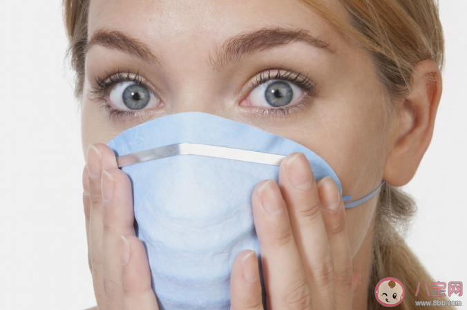 口罩內可以放紙巾吸汗嗎 夏天戴口罩很悶熱怎么緩解不適