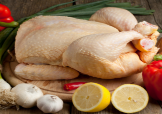 40余噸變質冷凍雞肉流向多地市場 怎么判斷雞肉是不是新鮮