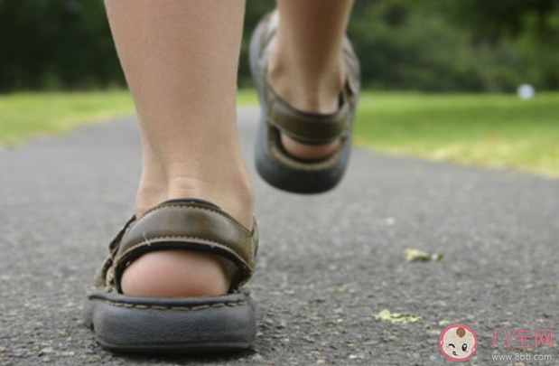 倒走健身對身體有哪些好處 倒走運(yùn)動不適合哪些人