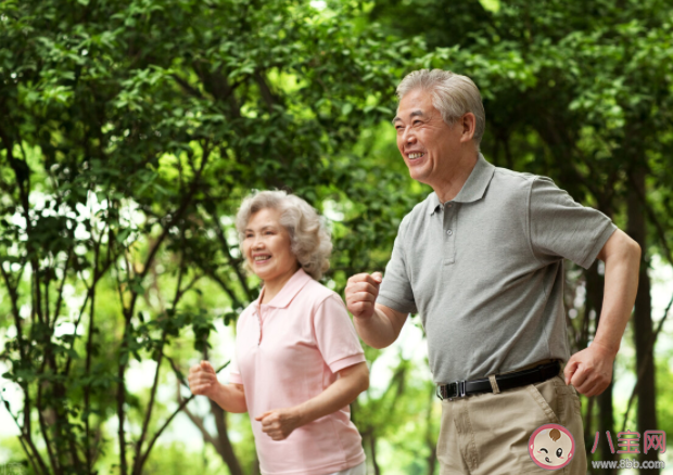 倒走每天走多少步比較合適 倒走安全注意事項