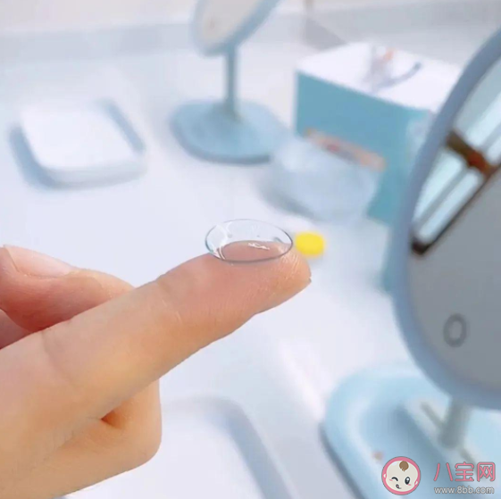 摘隱形眼鏡用鑷子還是用手好 隱形眼鏡怎么摘不傷眼