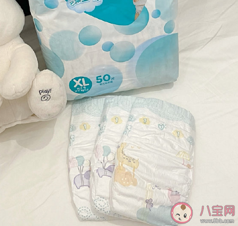 寶寶晚上睡覺穿拉拉褲好還是紙尿褲好 拉拉褲和紙尿褲的區別在哪里