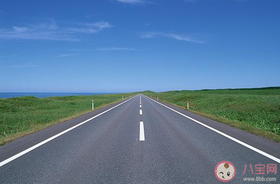 我們穿過慢速公路吹過金黃色臉頰是什么歌 《慢速公路》完整版歌詞在線聽歌 我們穿過慢速公路吹過金黃色臉頰是什么歌 《慢速公路》完整版歌詞在線聽歌