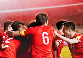 恭喜國足拿下十二強(qiáng)的朋友圈祝福語 國足進(jìn)入十二強(qiáng)祝福說說