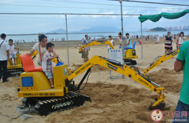 小孩喜歡挖掘機(jī)背后是什么心理 孩子癡迷挖掘機(jī)有什么好處