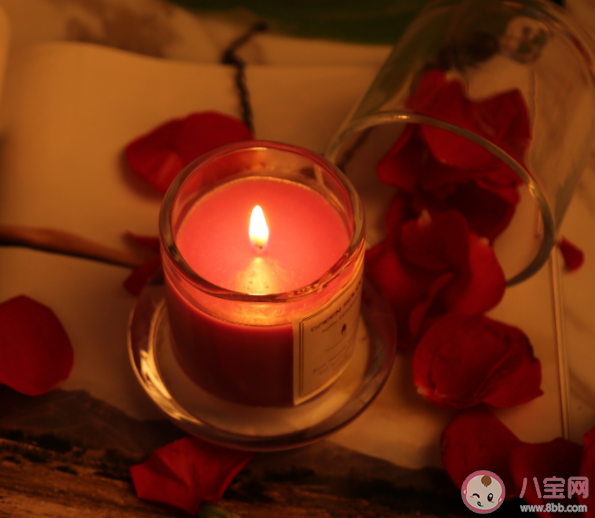 香薰蠟燭不熄滅會引發火災嗎 睡覺點香薰蠟燭好嗎