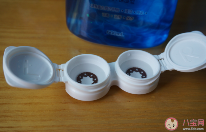 隱形眼鏡護理液怎么選擇 不同類型鏡片護理液產品介紹及使用步驟