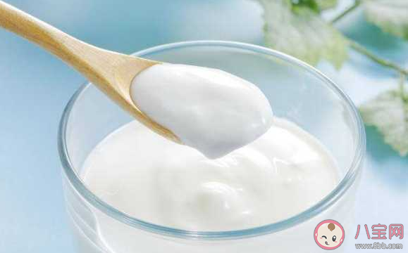 酸奶有去黑眼圈的功效嗎 怎么樣用酸奶消除黑眼圈 酸奶有去黑眼圈的功效嗎 怎么樣用酸奶消除黑眼圈