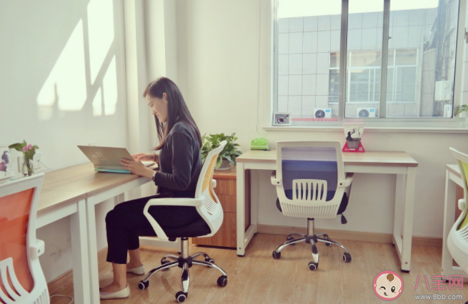 女性長期呆在空調(diào)房里會導(dǎo)致月經(jīng)不調(diào)嗎 坐辦公室吹空調(diào)要注意什么