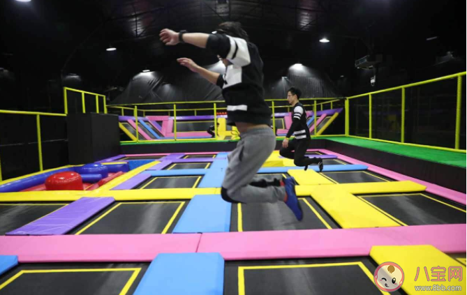 孩子多大可以玩蹦床 孩子玩蹦床有什么風險