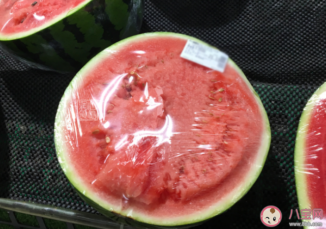 隔夜冰西瓜一口吃下8400個細菌是真的嗎 西瓜蓋保鮮膜能放多久