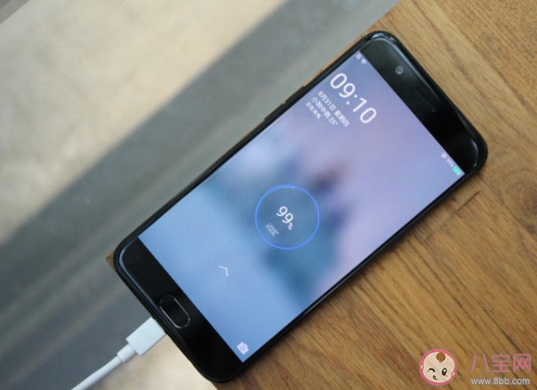 手機充電一夜不拔對電池有沒有壞處 有哪些充電方式是損害手機的