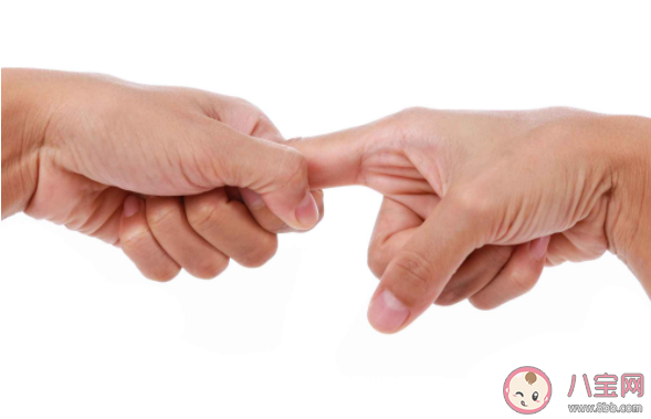 掰手指的咔嗒聲來自于哪 經常掰手指有什么壞處