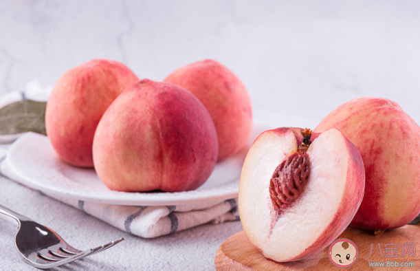 孩子吃桃子有什么好處 給孩子吃桃要注意什么