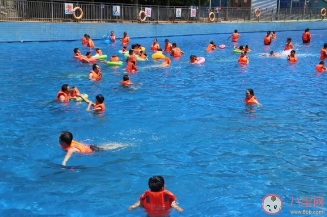 經常游泳會有哪些運動損傷 夏季游泳要準備好哪些裝備